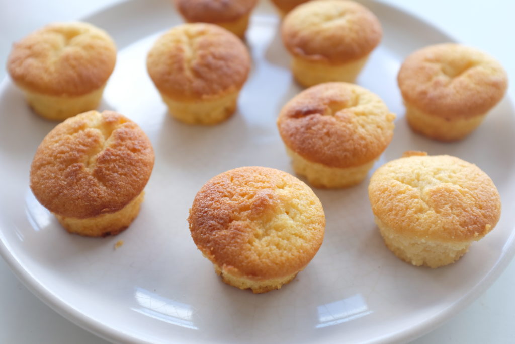 Petits moelleux au citron bien dorés