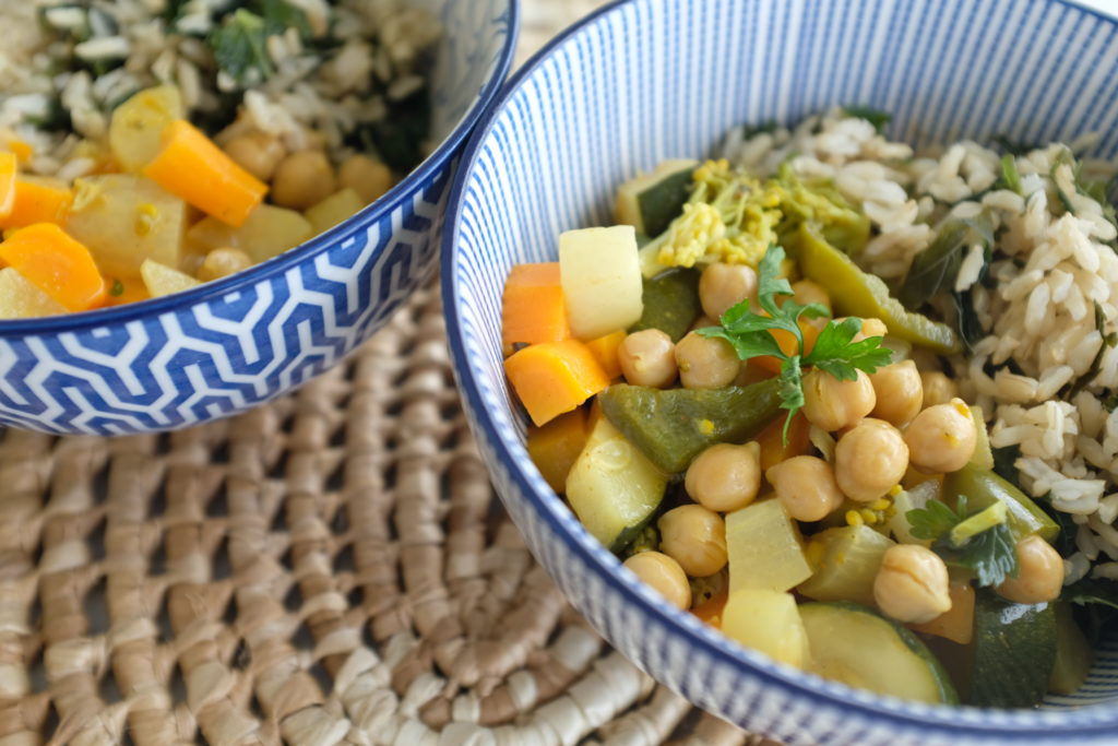 Bols de curry de pois chiches aux légumes